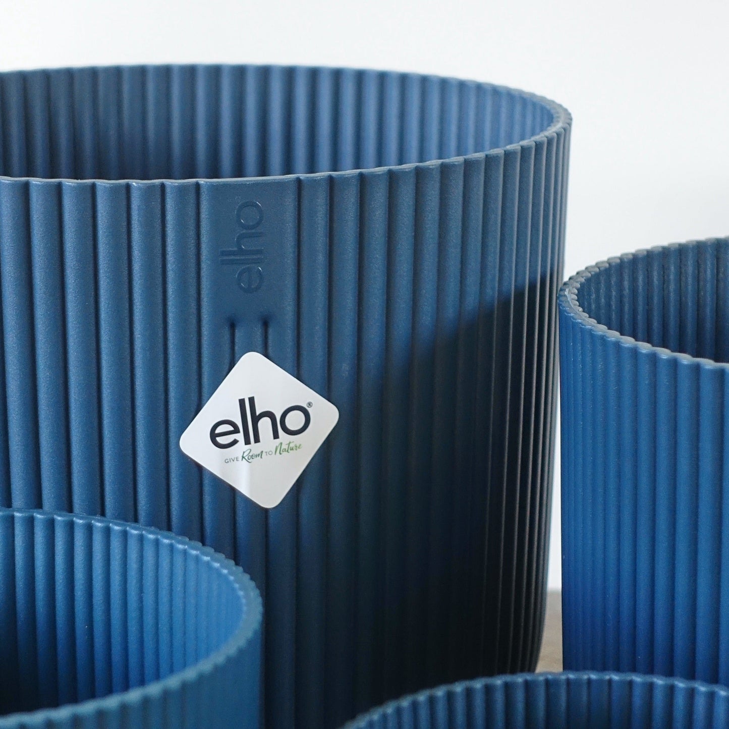 Elho Vibes Fold Round Pot Deep Blue 16cm