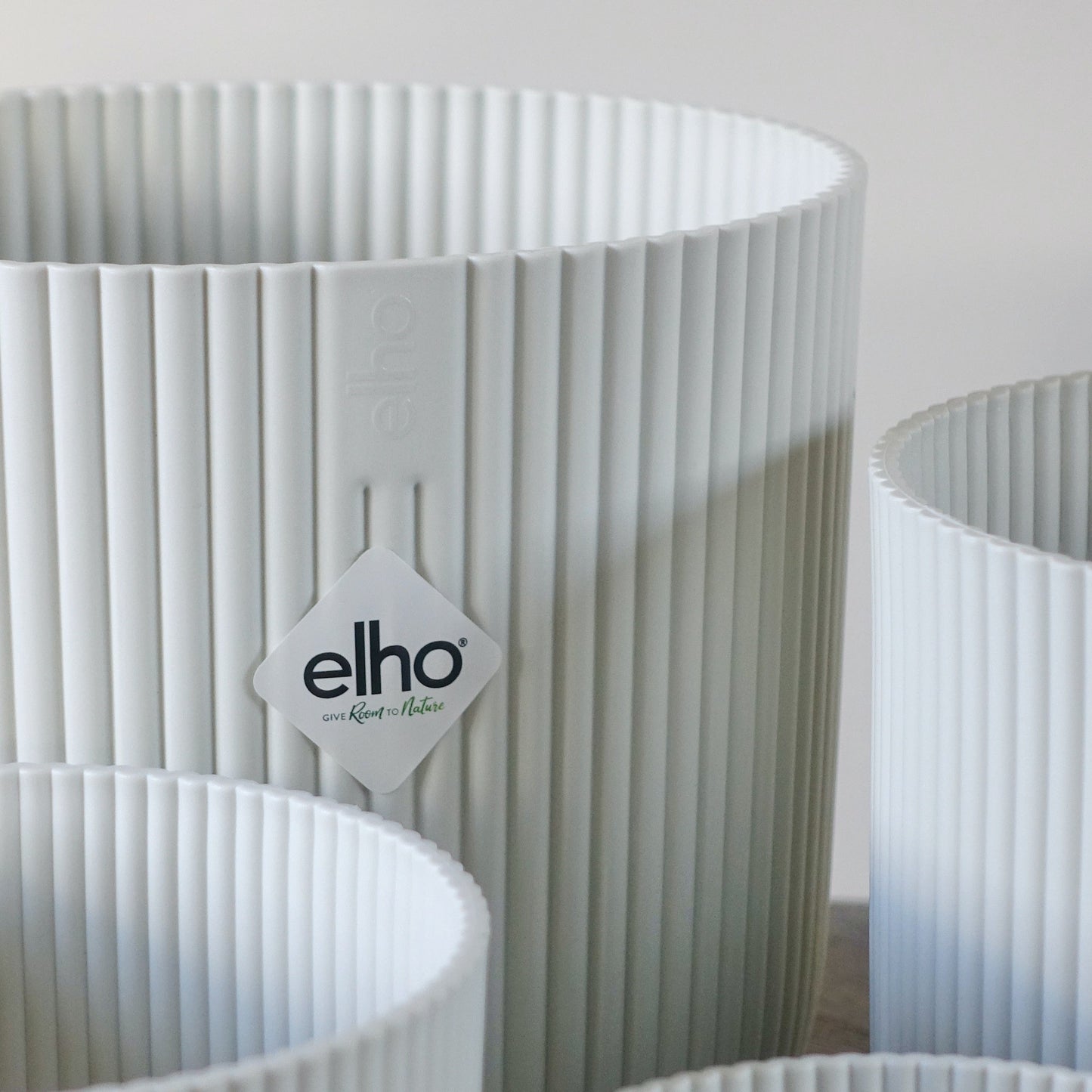 Elho Vibes Fold Round Pot Silky White 11cm