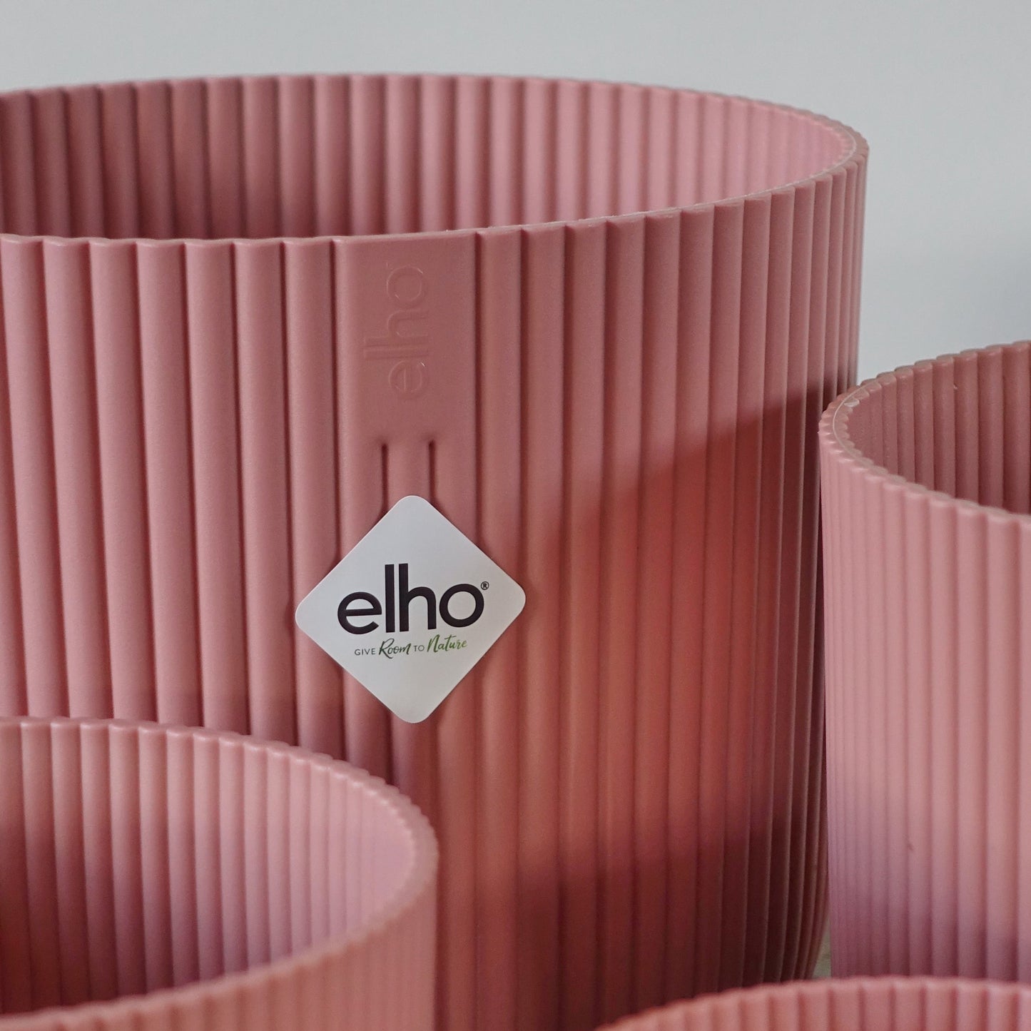 Elho Vibes Fold Round Pot Delicate Pink 18cm