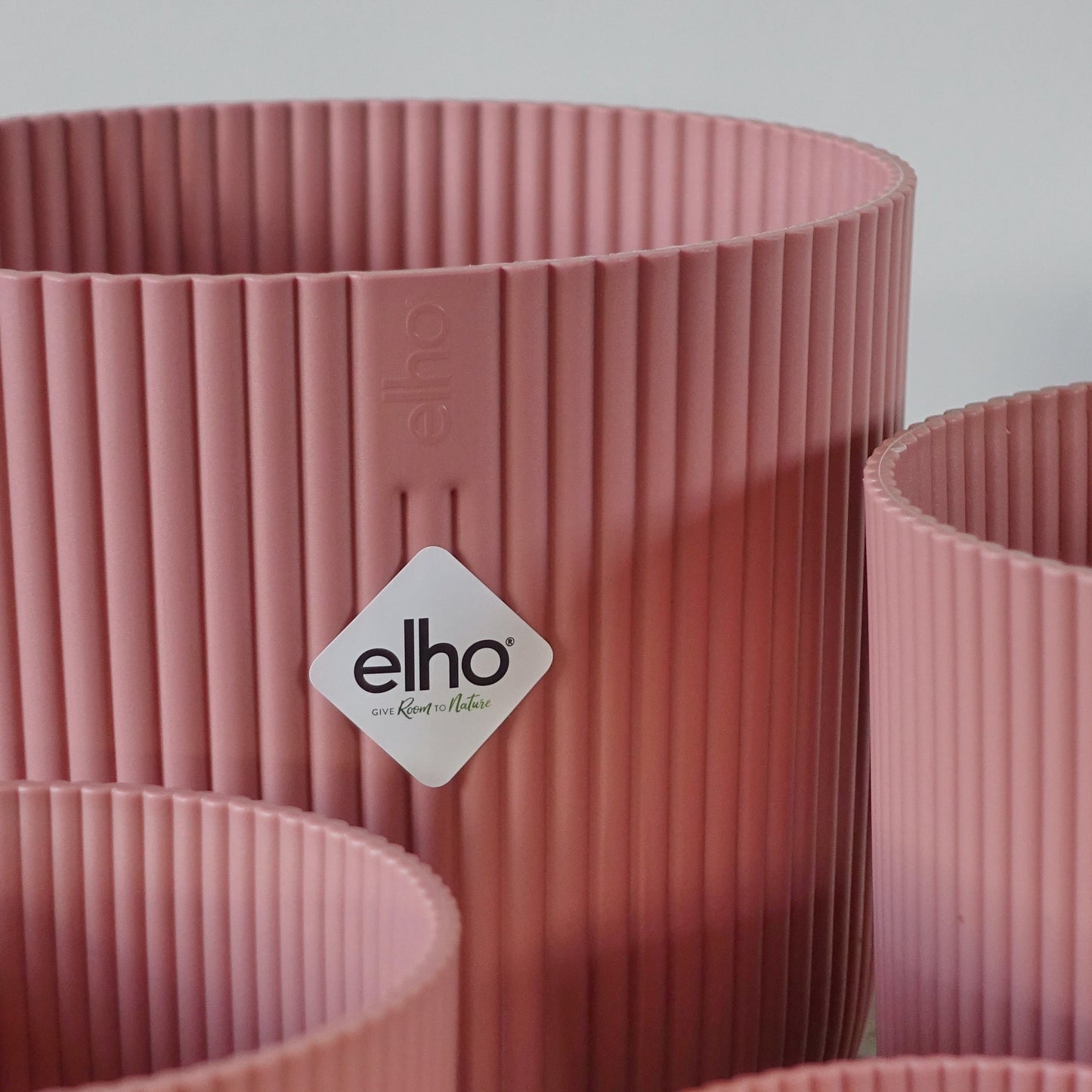 Elho Vibes Fold Round Pot Delicate Pink 11cm